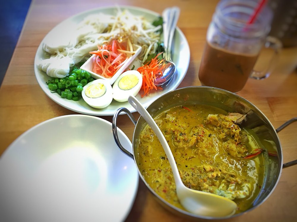Phuket crab curry with rice noodles