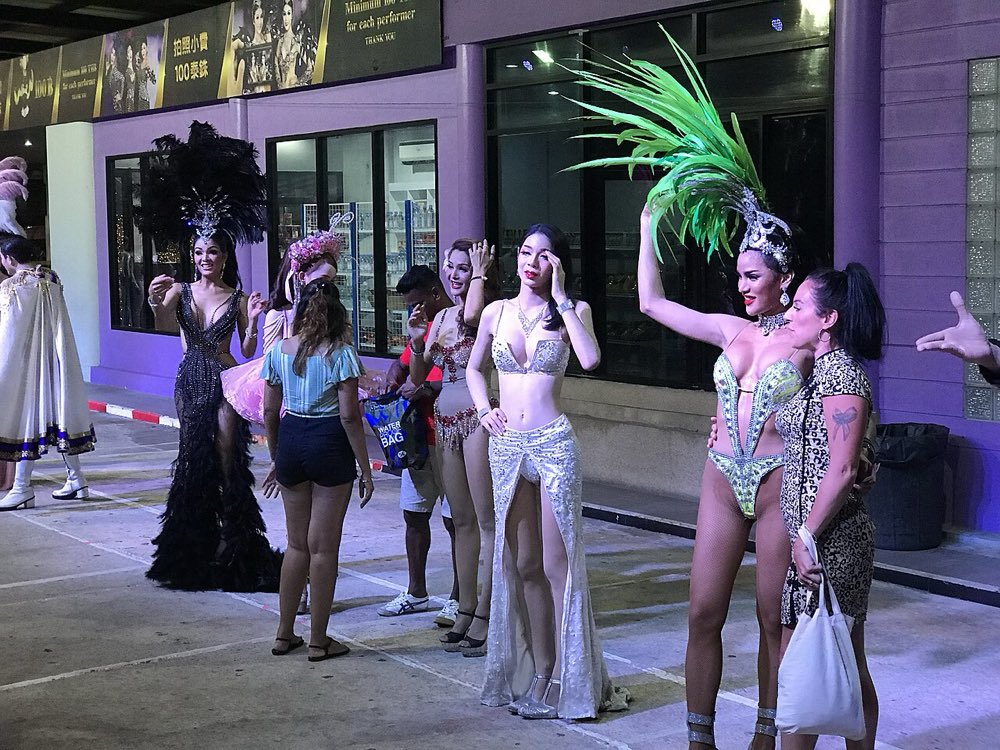Simon Cabaret performers posing after the show